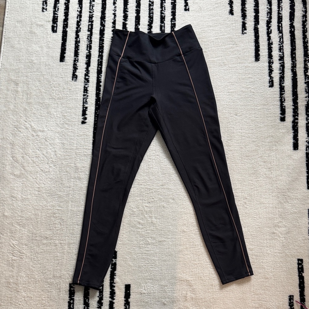 Black High-Waisted Leggings with Tan Trim